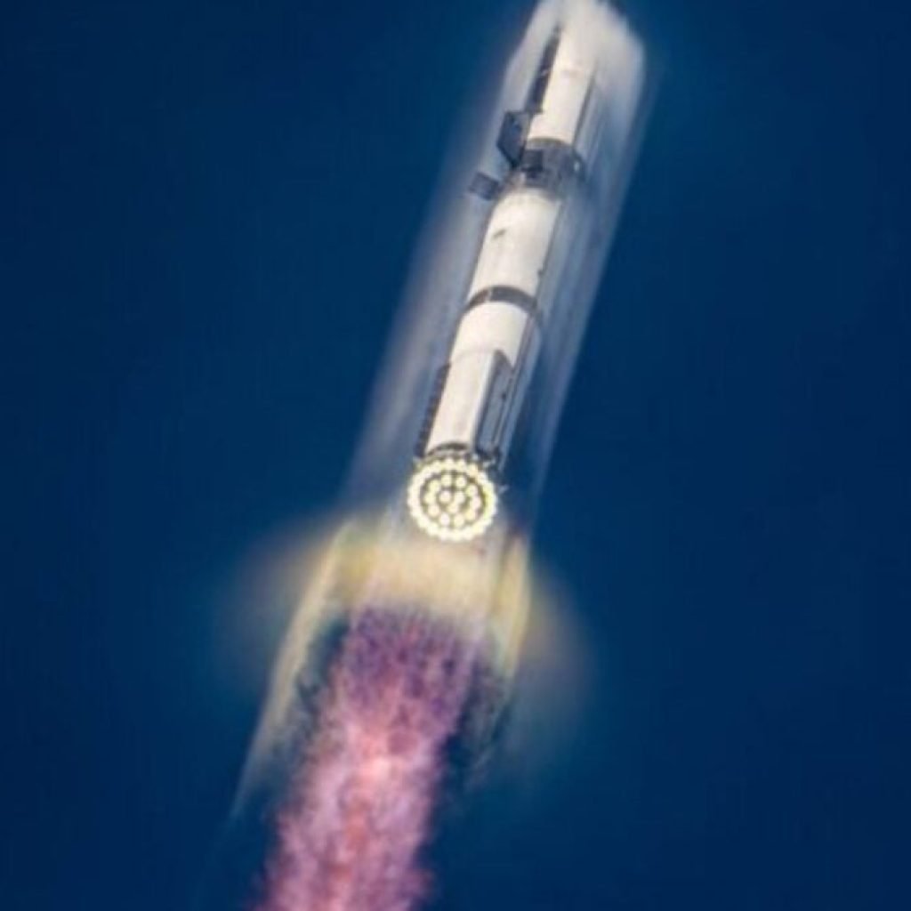 El último truco de SpaceX: Hacer flotar un cohete de 70 metros sobre el mar. La despedida de Starship V2 fue pura ciencia ficción