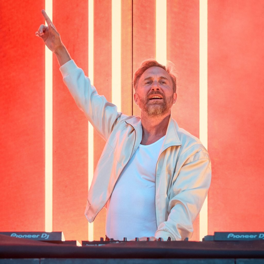 DAVID GUETTA REGRESA A USHUAÏA IBIZA CON F*** ME I’M FAMOUS!EN 2026