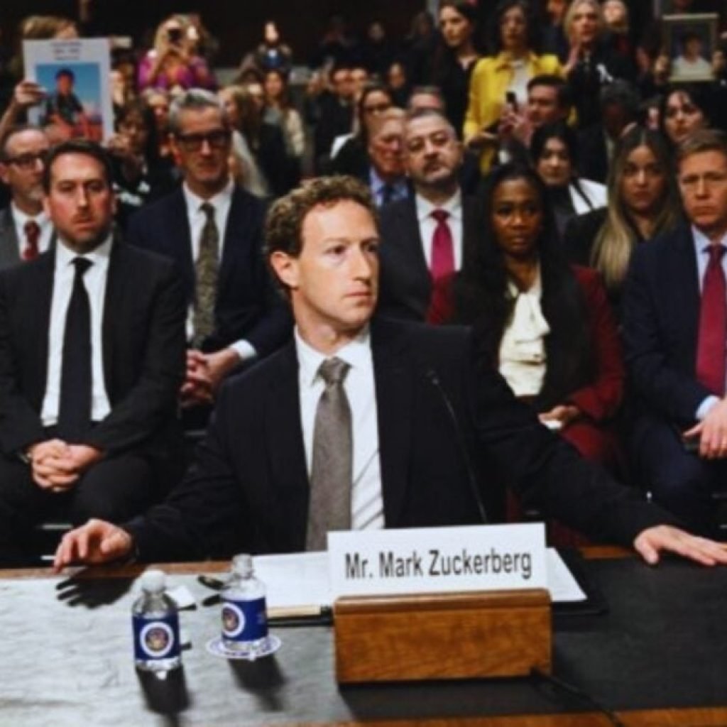 Familias en duelo se sientan frente a Mark Zuckerberg en un juicio histórico. El proceso que puede cambiar cómo se diseñan las redes sociales para adolescentes