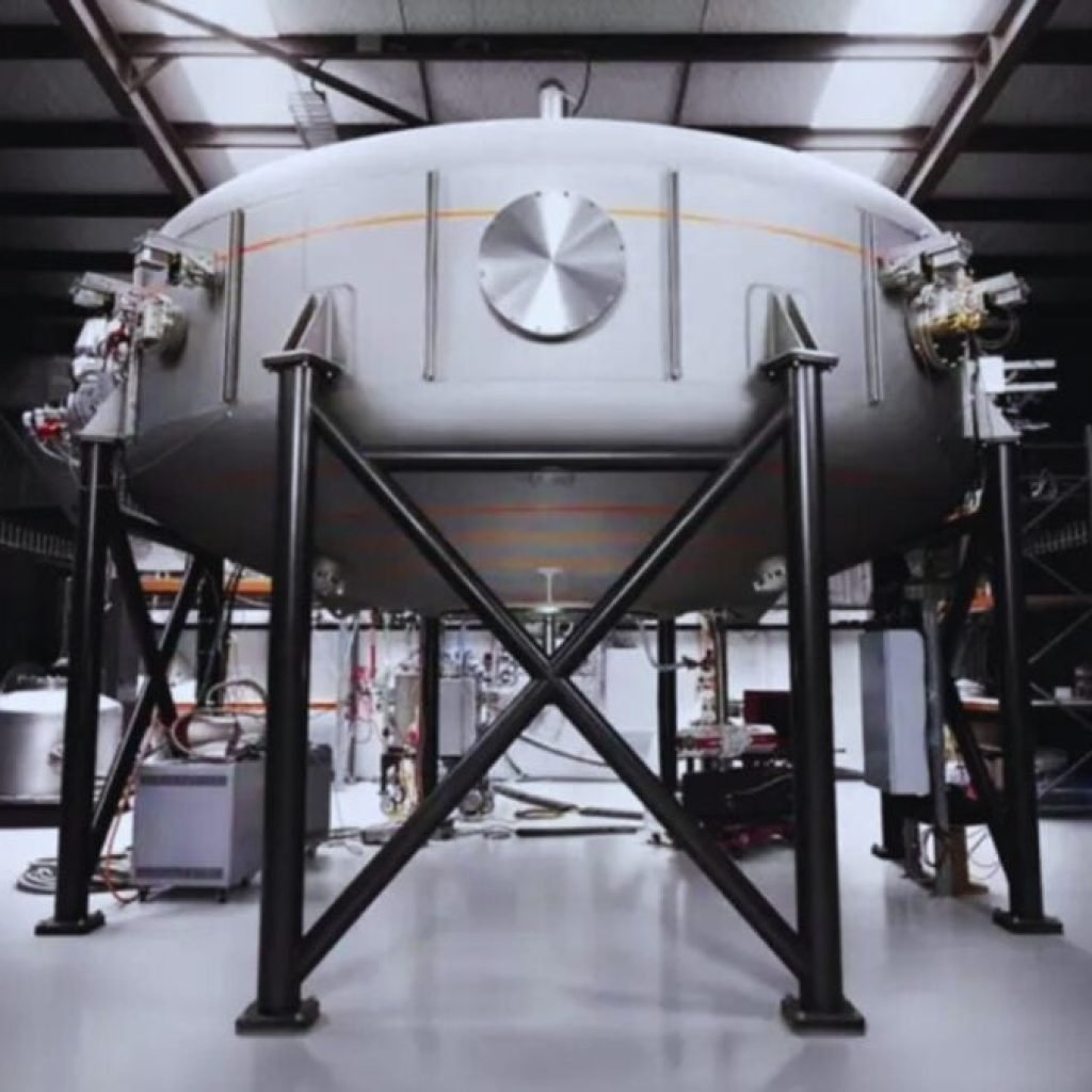 Un imán levitando dentro de un plasma a más de un millón de grados cambia el rumbo de la fusión nuclear. La promesa de reactores más pequeños y sin carbono