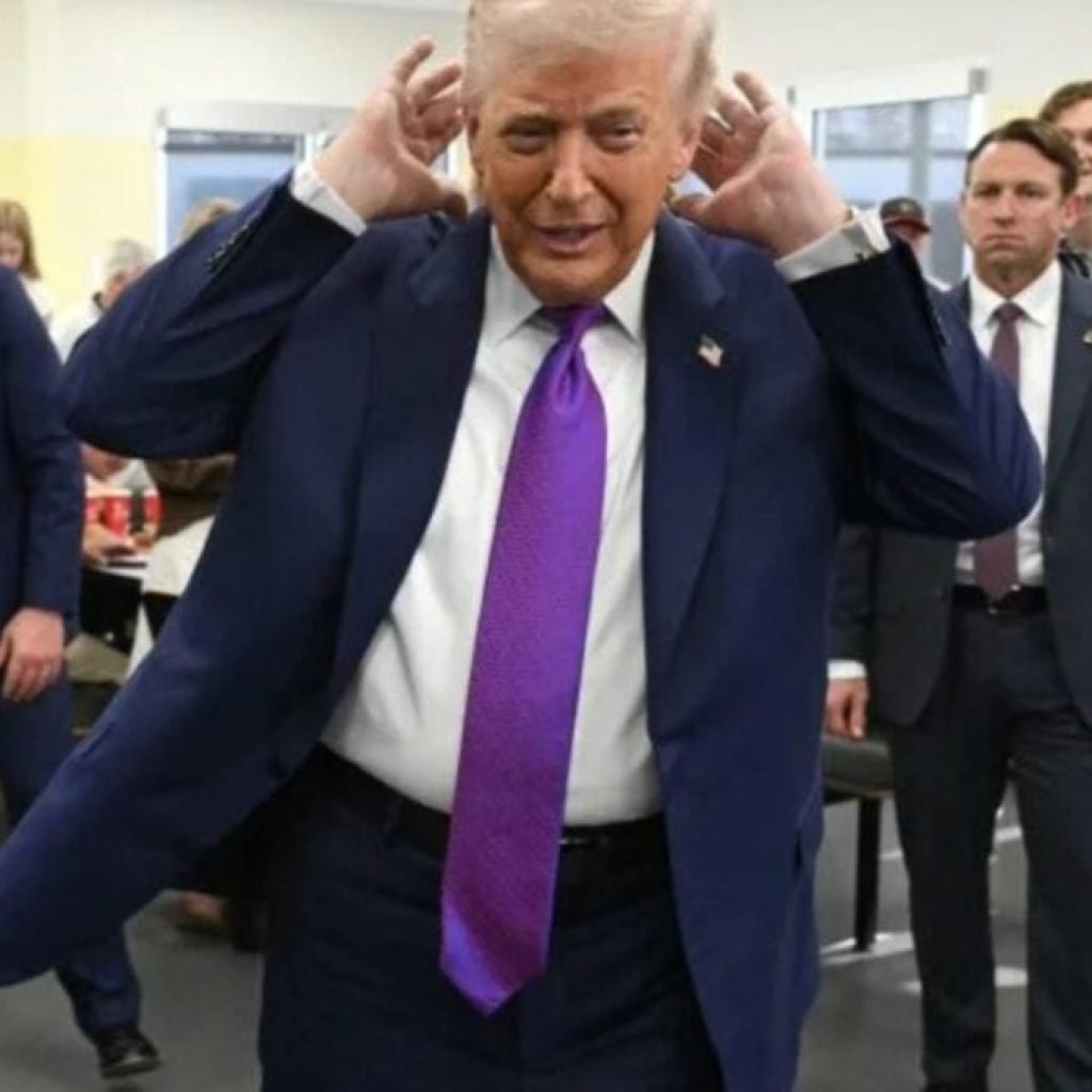 Trump afirma que Obama filtró inteligencia confidencial cuando dijo que existen los alienígenas