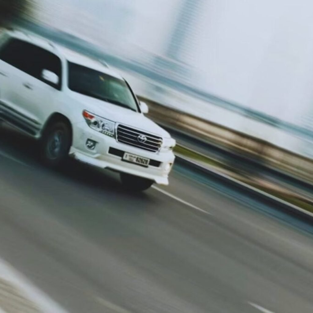 Toyota desafía el relato dominante sobre los autos eléctricos. Para la marca japonesa, el verdadero problema ambiental no es el motor, sino el carbono y la extracción de materiales