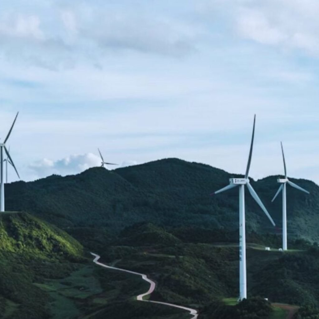 China añadió en 2025 más capacidad eólica que EEUU en toda su historia. Y su ofensiva global está reconfigurando el equilibrio energético mundial